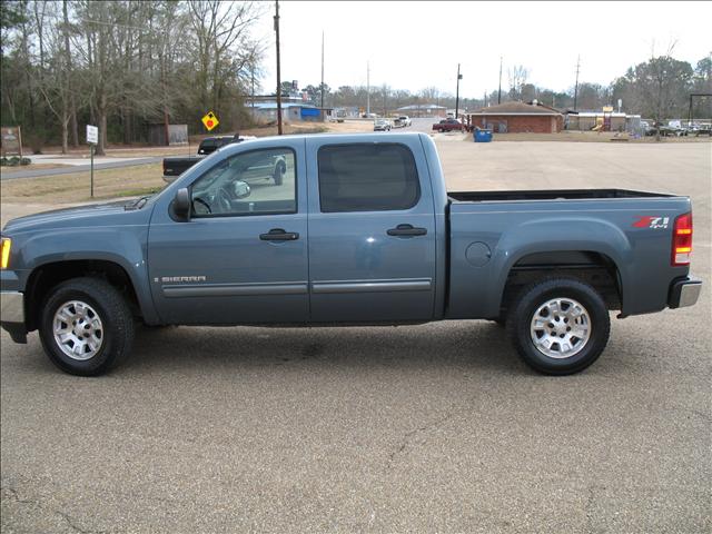 GMC Sierra 2007 photo 1