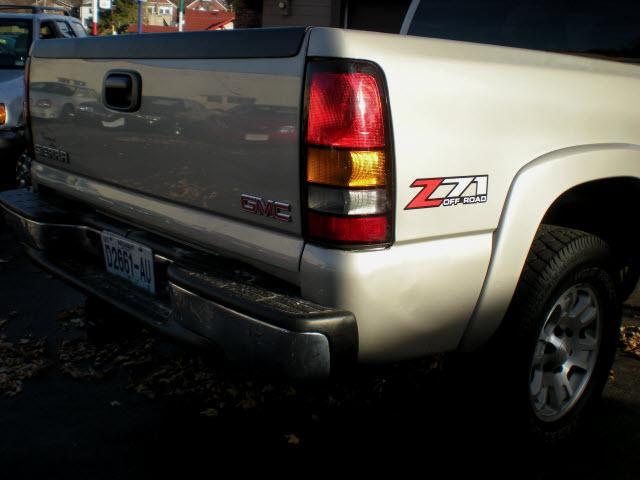 GMC Sierra 2007 photo 2