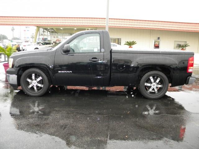 GMC Sierra 2011 photo 2