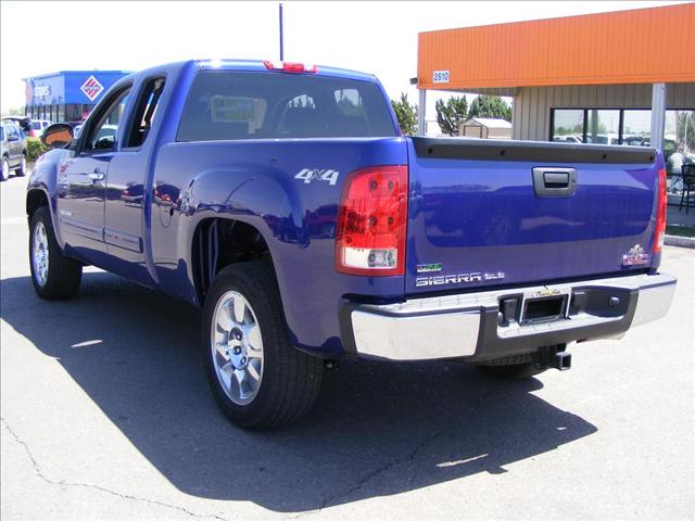 GMC Sierra 2011 photo 2