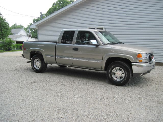 GMC Sierra 1500 Standard 4X4 Hardtop Pickup Truck