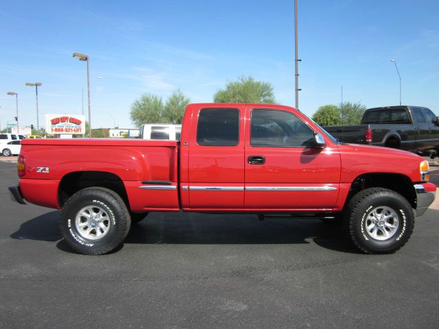 GMC Sierra 1500 Standard 4X4 Hardtop Pickup Truck