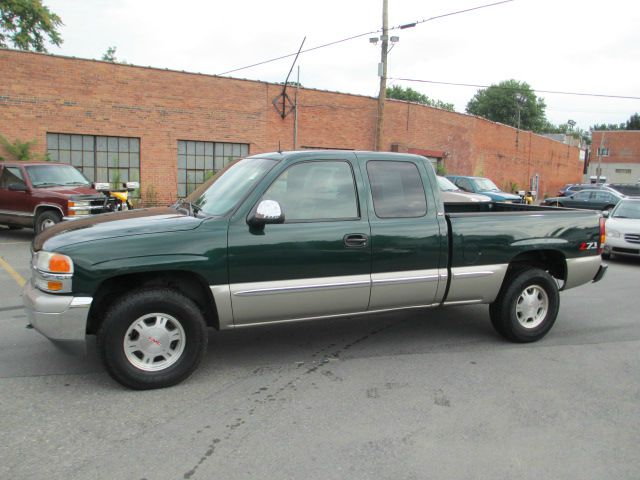 GMC Sierra 1500 Standard 4X4 Hardtop Pickup Truck