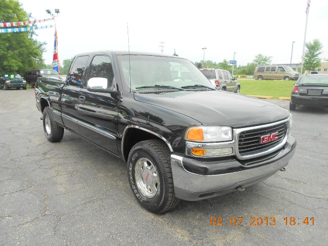 GMC Sierra 1500 Standard 4X4 Hardtop Pickup Truck