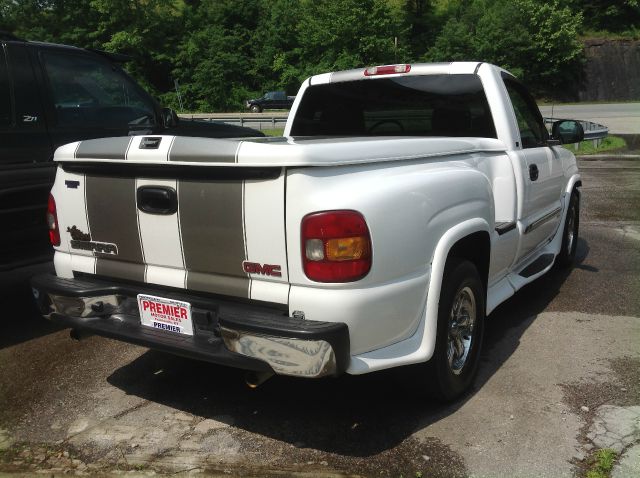 GMC Sierra 1500 Cloth Buckets Pickup Truck