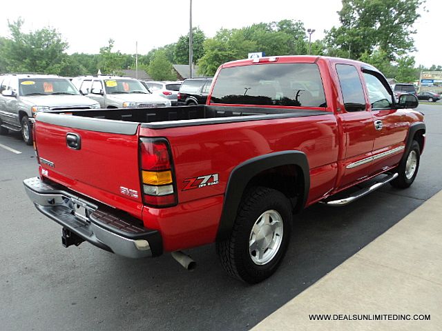 GMC Sierra 1500 Standard 4X4 Hardtop Pickup Truck