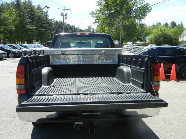 GMC Sierra 1500 2004 photo 2