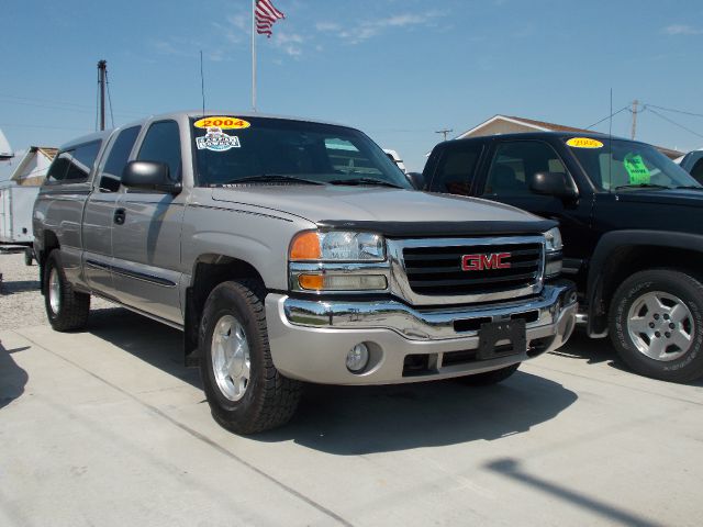 GMC Sierra 1500 2004 photo 2