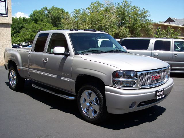 GMC Sierra 1500 2004 photo 1