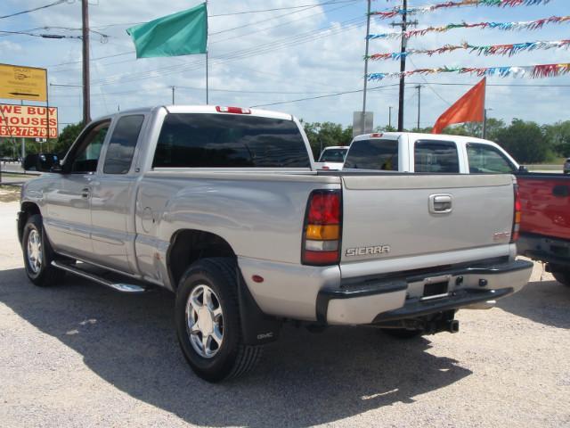 GMC Sierra 1500 2004 photo 3