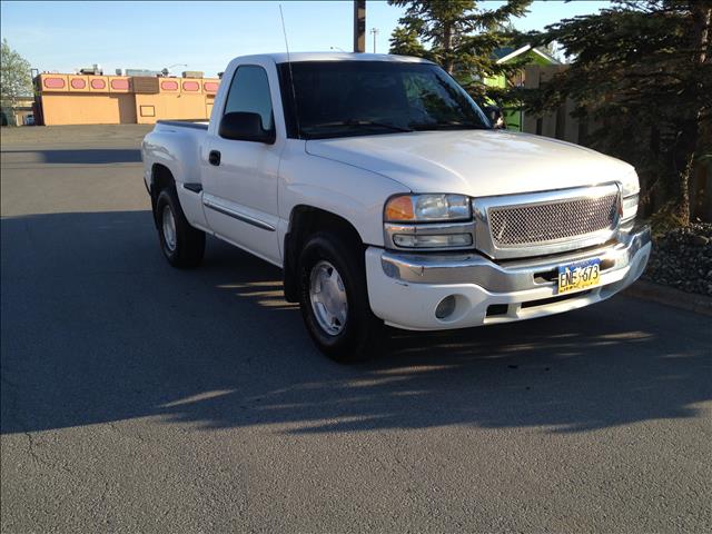 GMC Sierra 1500 2005 Suzuki XL7 Pickup Truck