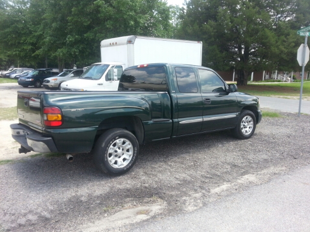 GMC Sierra 1500 V8 R-design Pickup Truck