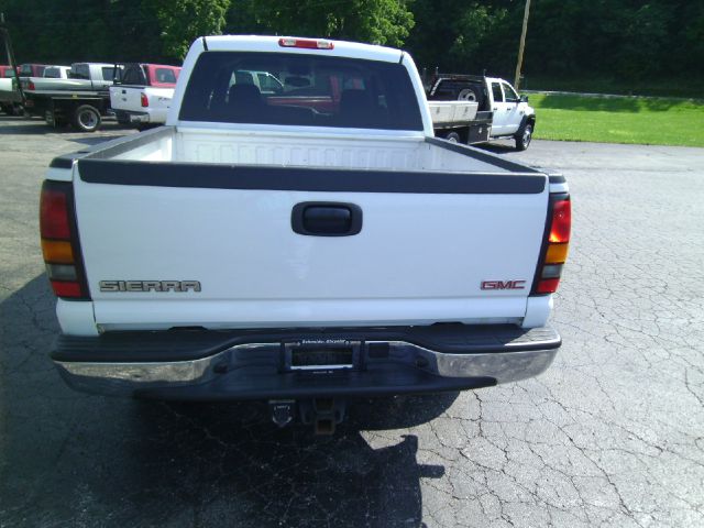 GMC Sierra 1500 2005 photo 2