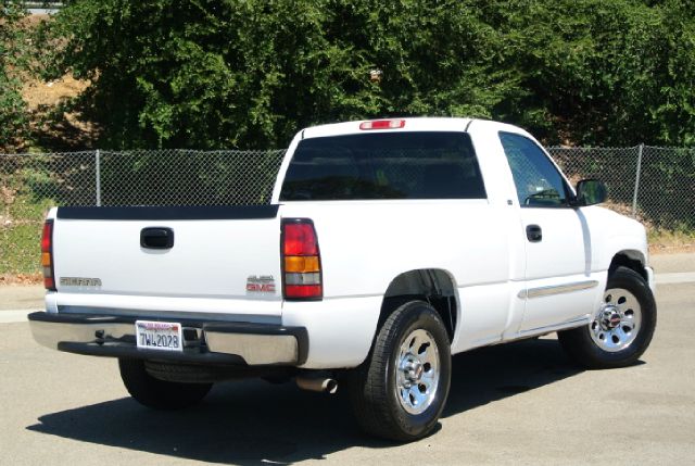 GMC Sierra 1500 2005 photo 2