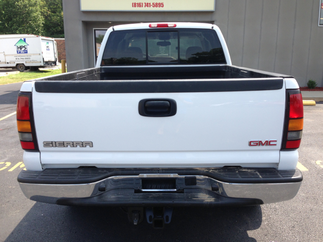 GMC Sierra 1500 Standard 4X4 Hardtop Pickup Truck