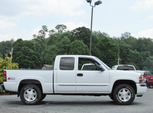 GMC Sierra 1500 X4WD Extended Cab Pickup