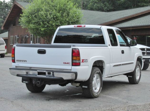 GMC Sierra 1500 2006 photo 2