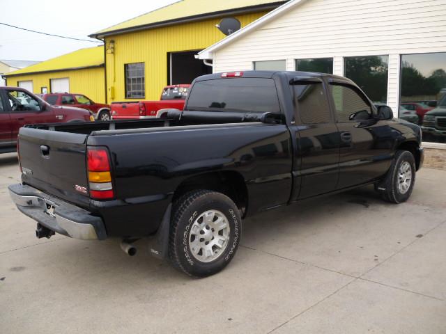 GMC Sierra 1500 2006 photo 2