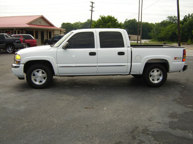 GMC Sierra 1500 2006 photo 2