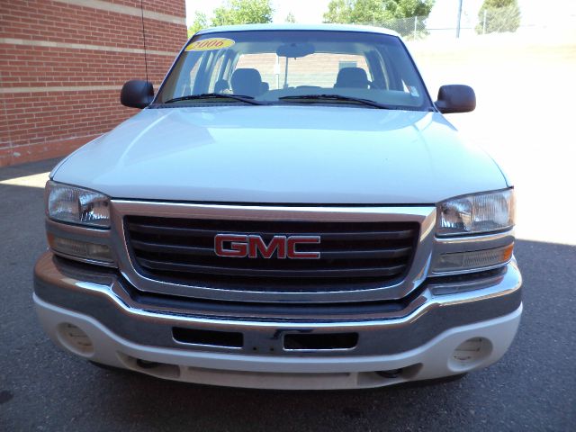 GMC Sierra 1500 4WD Value - 200A Pickup Truck