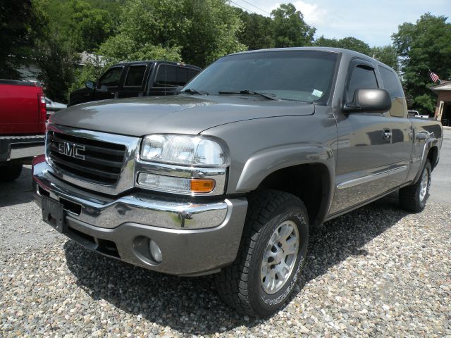 GMC Sierra 1500 4WD Supercab 133 SVT Raptor Pickup Truck