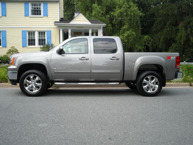 GMC Sierra 1500 SLE Sierra 2WD Pickup Truck