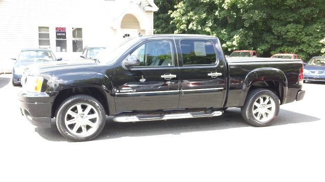 GMC Sierra 1500 SLE Sierra 2WD Pickup Truck