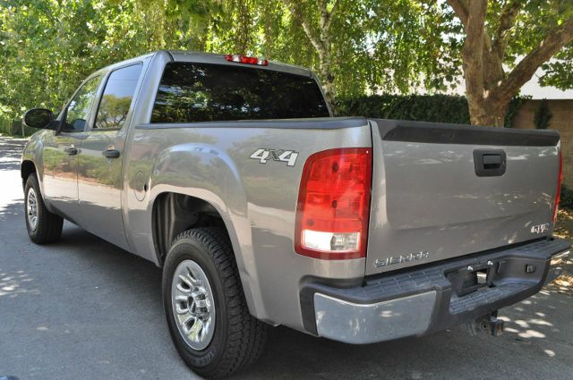 GMC Sierra 1500 4WD 1500 SLT Pickup Truck