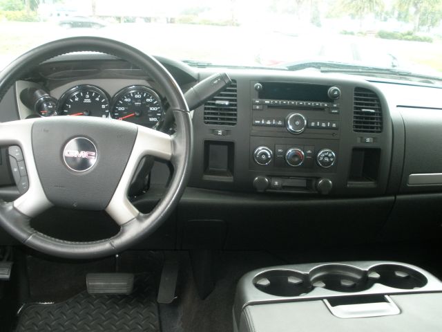 GMC Sierra 1500 2010 photo 2