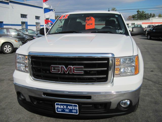 GMC Sierra 1500 2011 photo 2