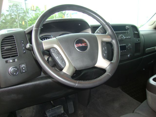 GMC Sierra 1500 2011 photo 8