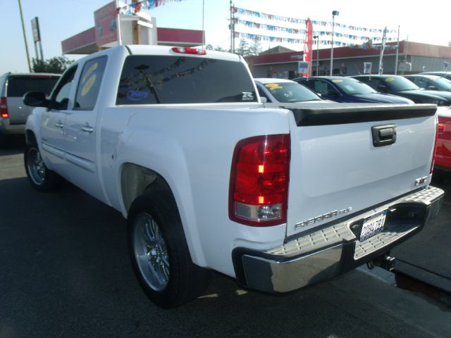 GMC Sierra 1500 Evolution MR Sedan 4D Pickup Truck