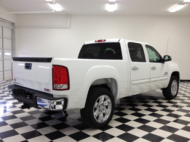 GMC Sierra 1500 Evolution MR Sedan 4D Pickup Truck