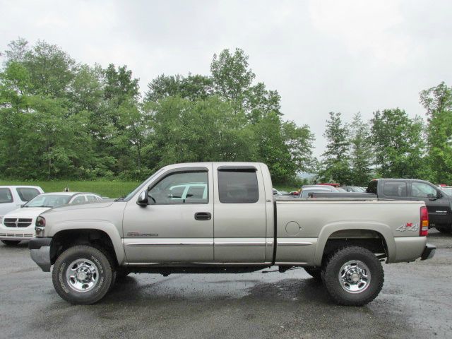 GMC Sierra 2500 Luxury Package AWD Extended Cab Pickup