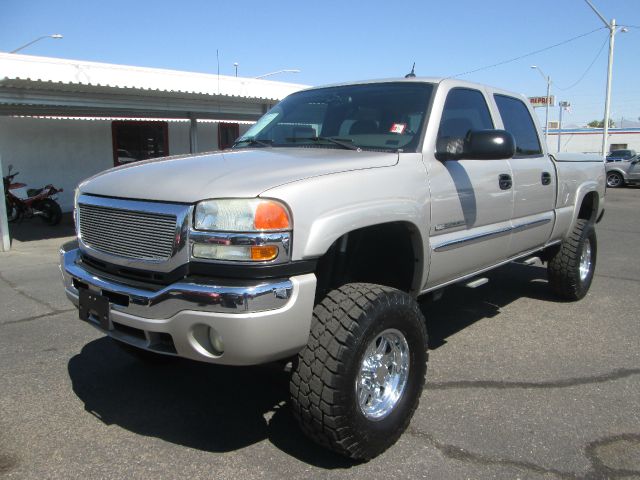 GMC Sierra 2500 2004 photo 2