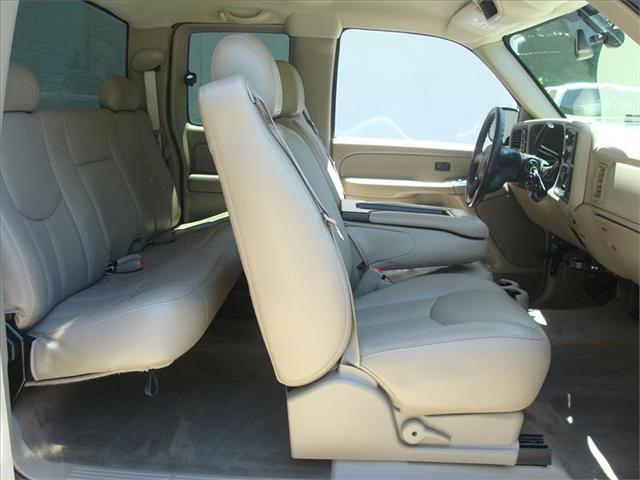 GMC Sierra 2500 2004 photo 2