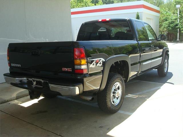 GMC Sierra 2500 2004 photo 3