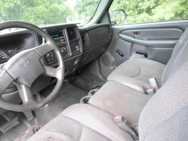 GMC Sierra 2500 2004 photo 2