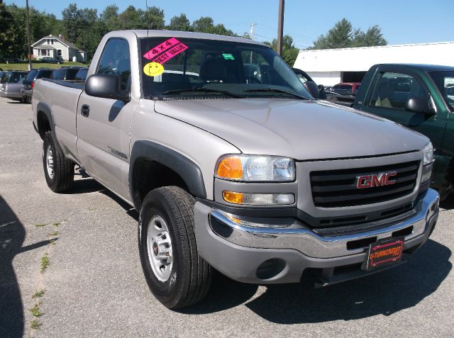 GMC Sierra 2500 2004 photo 2