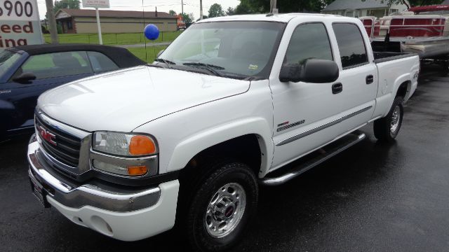 GMC Sierra 2500 2004 photo 2