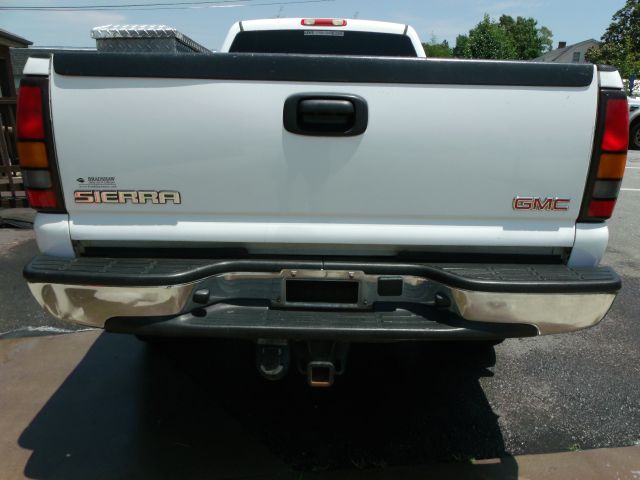 GMC Sierra 2500 2004 photo 2