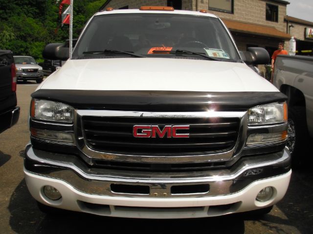 GMC Sierra 2500 2004 photo 2