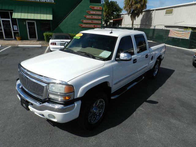 GMC Sierra 2500 2004 photo 1