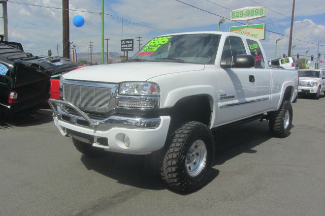 GMC Sierra 2500 2004 photo 2