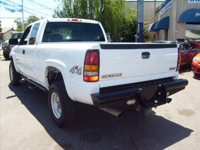 GMC Sierra 2500 2004 photo 2