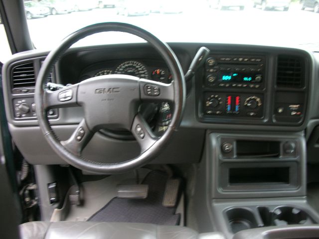 GMC Sierra 2500 2004 photo 1