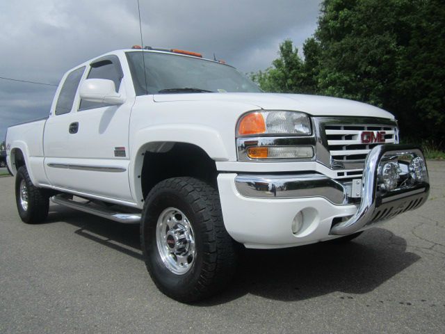 GMC Sierra 2500 2005 photo 2