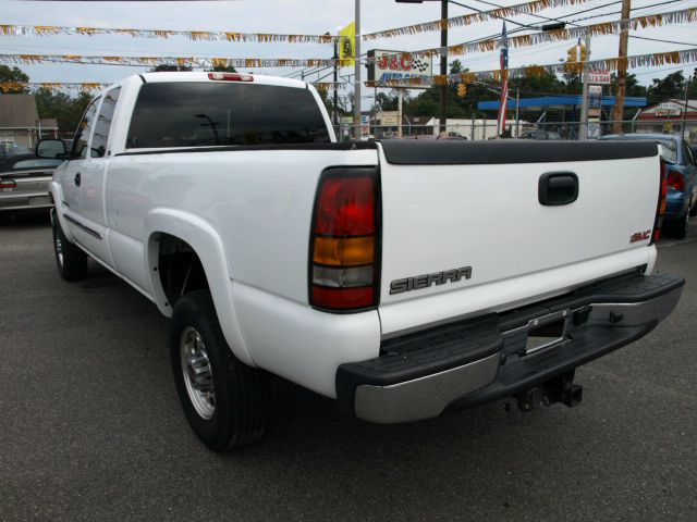 GMC Sierra 2500 2005 photo 2