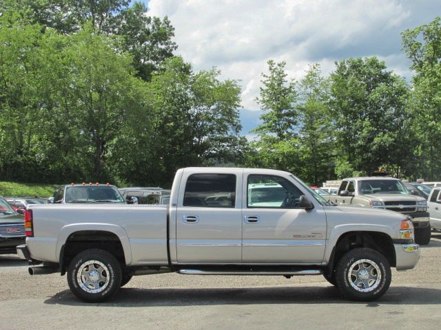 GMC Sierra 2500 Hybrid XLE, Nav.,. And Leather Crew Cab Pickup