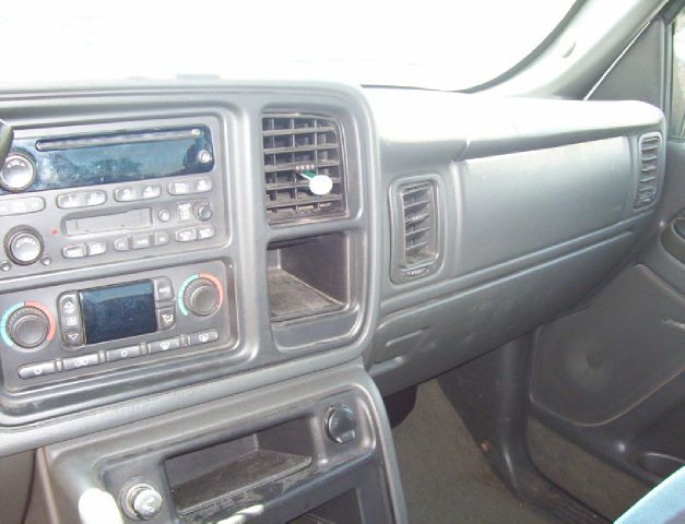 GMC Sierra 2500 2005 photo 12